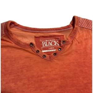 Buckle Black washed Henley orange Men Size large Tag less Athletic Fit